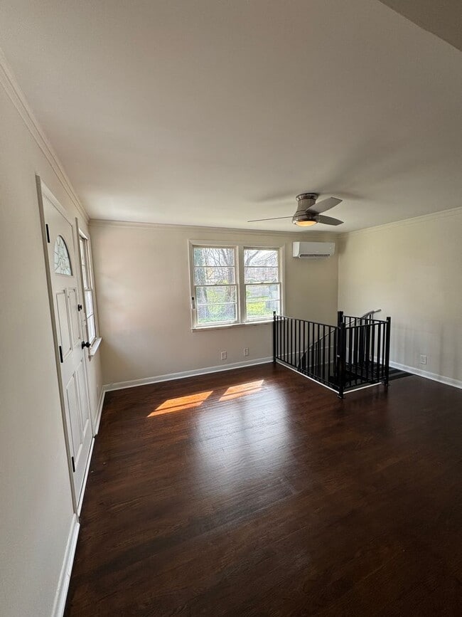 Photo - 1036 Seymour Ave