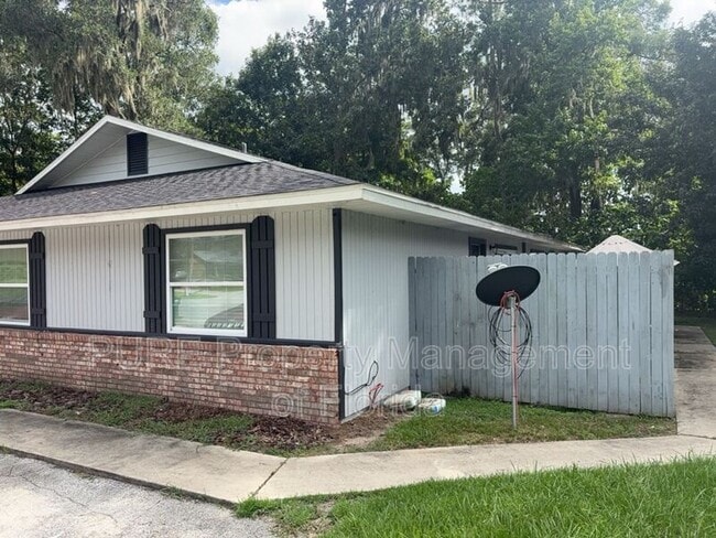 2040 SE 40th Street Rd