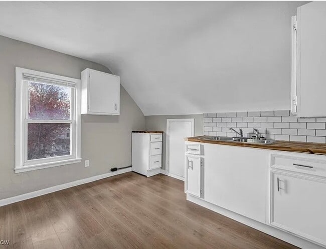 Photo - 3610 E 140th St Unit 3rd Floor