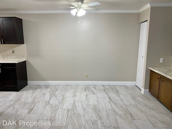 Photo - 202 Williamsburg Dr