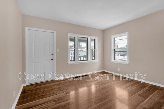 Building Photo - 101 Miller St Unit 1