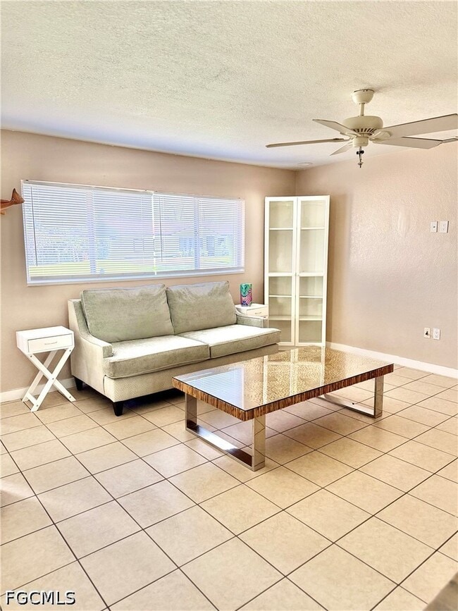 Photo - 7313 Lobelia Rd