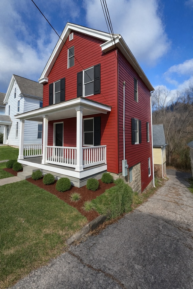 Photo - 433 Penn Ave