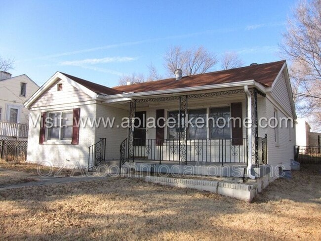 Photo - 2936 Stewart Ave