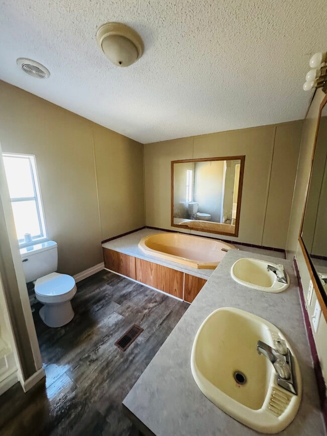 Photo - 286 Vestry Rd