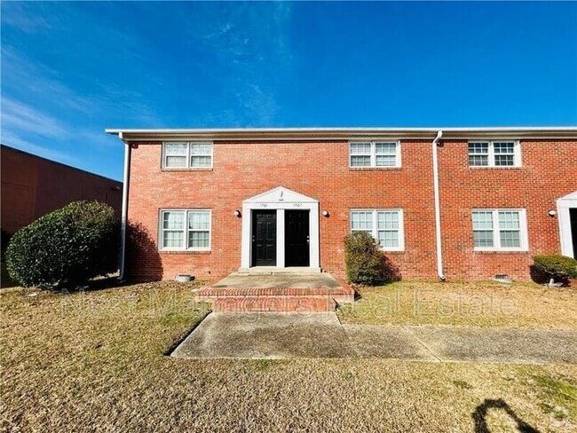 Building Photo - 1903 King George Dr Rental