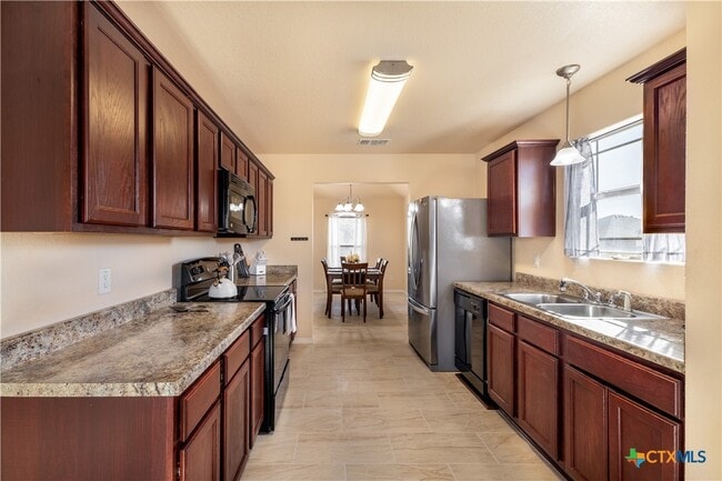 Building Photo - 605 Cody James Dr Rental