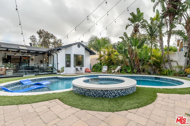 Photo - 12322 Sylvan St House