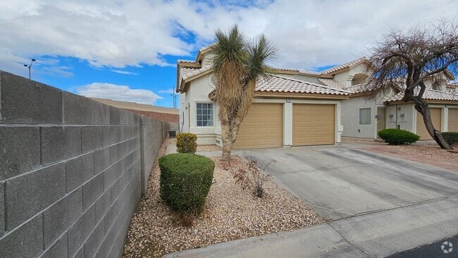 Building Photo - Adorable Condo in Summerhills Community! Unit 201