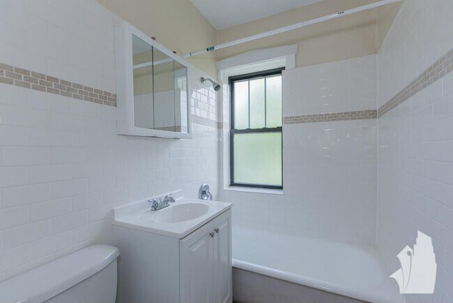 4602 N Winchester Ave Unidad 3E