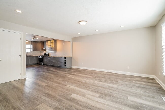 Photo - 100 Dakota Ct