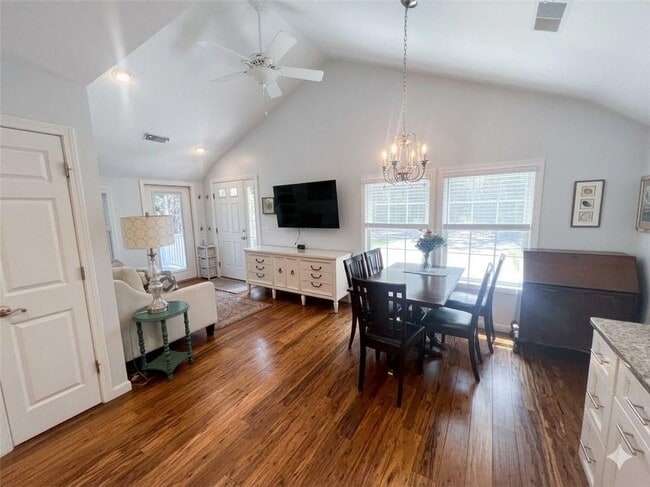 Photo - 151 Dockray St