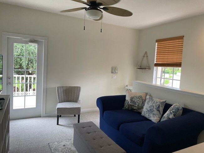 Photo - 168 Florence Dr Unit B