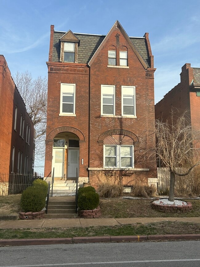 Building Photo - 2604 S Compton Ave Unit 2