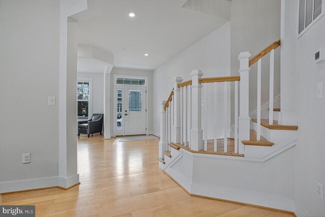 Photo - 408 Kosmill Dr