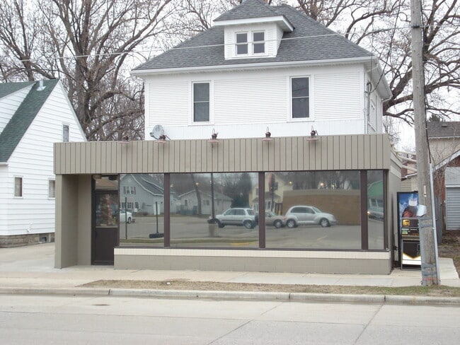 Building Photo - 1002 W Oakland Ave Unit C