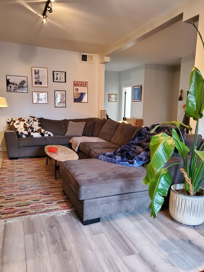 Photo - 2509 W Augusta Blvd Unidad 2F