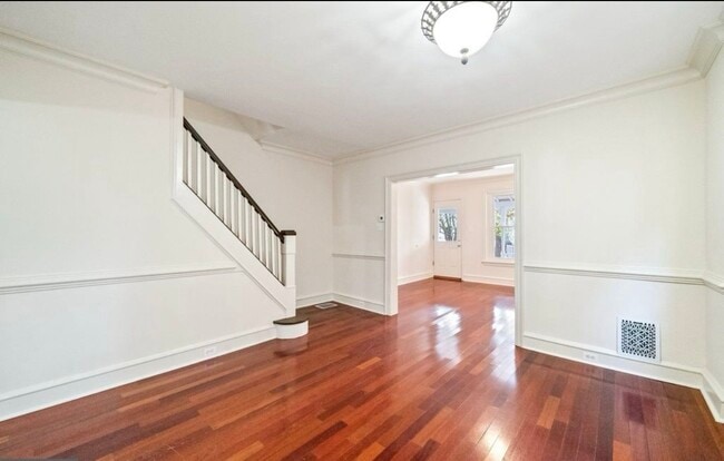 Photo - 123 W Lafayette St