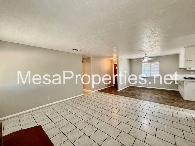 Photo - 19158 Live Oak St