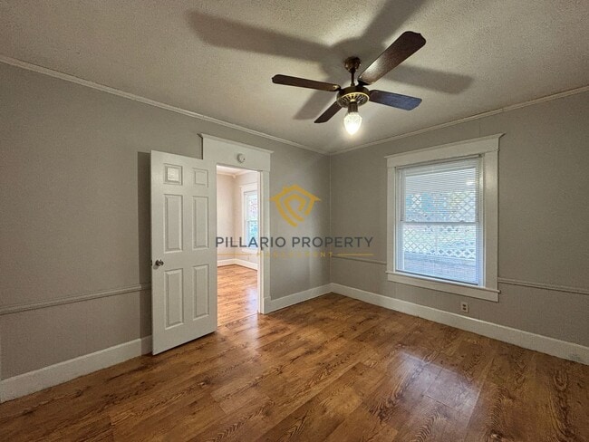 Photo - Blocks from Rhodius Park, Crisp and Fresh ...