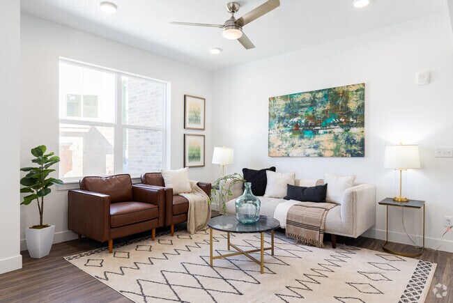 2BR, 1BA - 985SF - Tanaraq on 5th