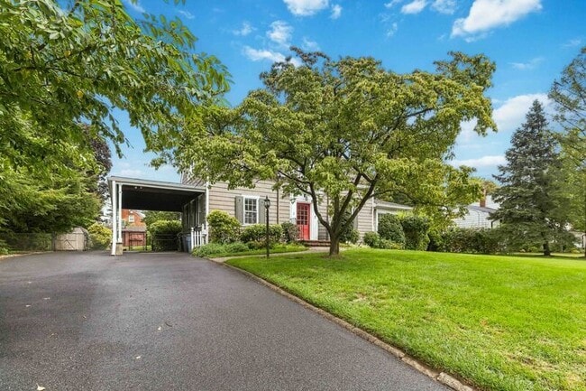 3 Crane Ln