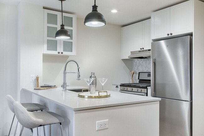 Photo - 409 Eastern Pkwy