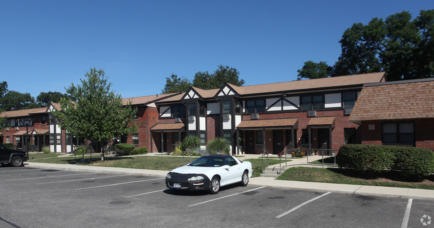 Coventry Village Apartments - Coventry Village Apartments