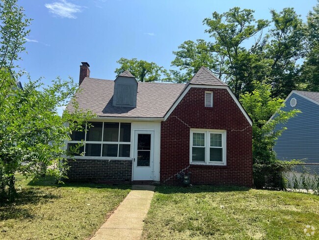 Building Photo - Adorable 3/1 home in KCMO!