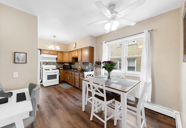 Photo - 5538 W Drummond Pl Unit 1