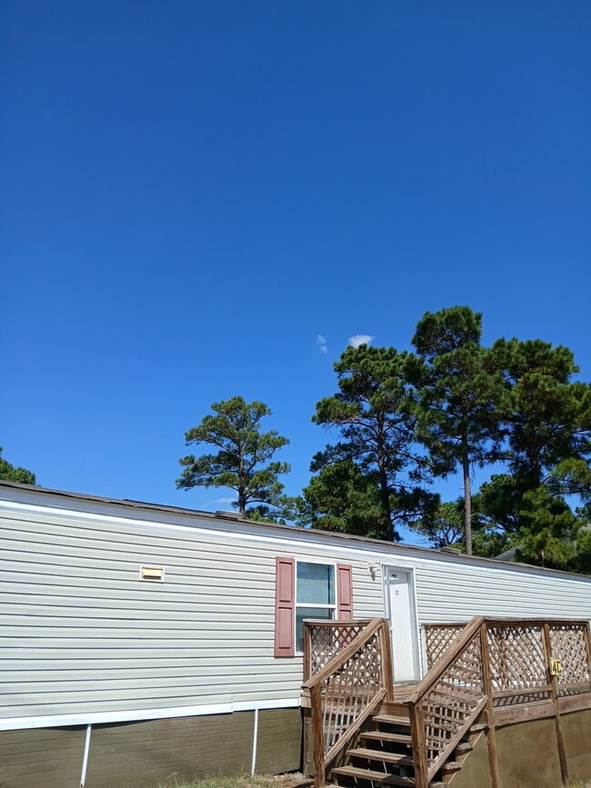 Photo - 828 E Hwy 71