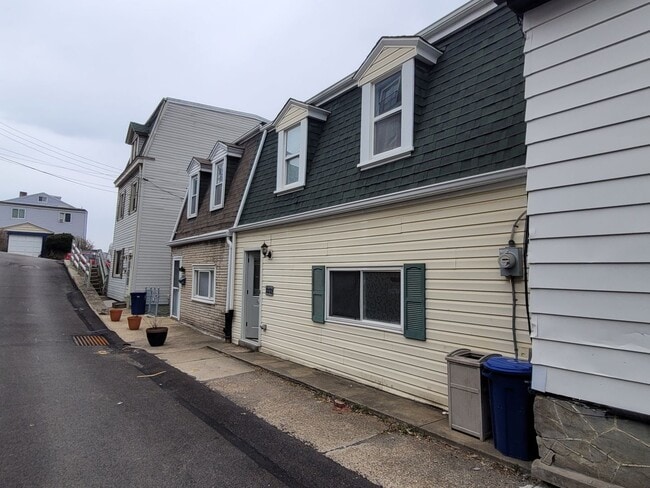 Beautiful 2 Bedroom Home in South Side - C... - Beautiful 2 Bedroom Home in South Side - C...
