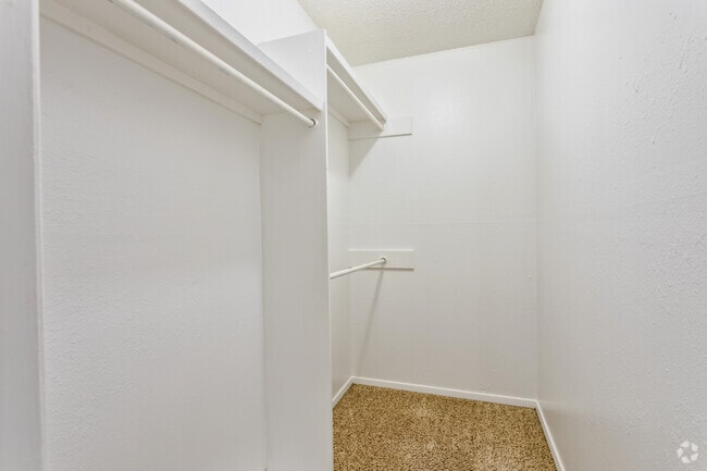 3BR, 2.5BA - 1511 SF TH - Closet