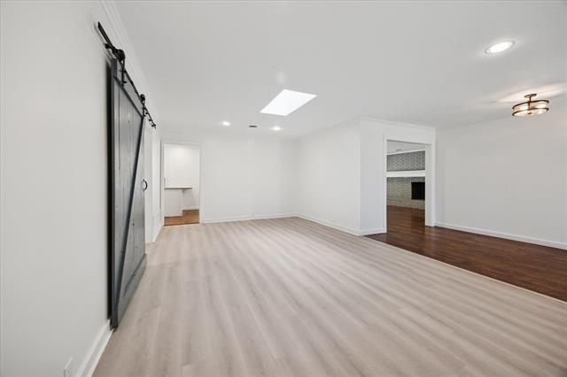 Photo - 3211 Darby Ln