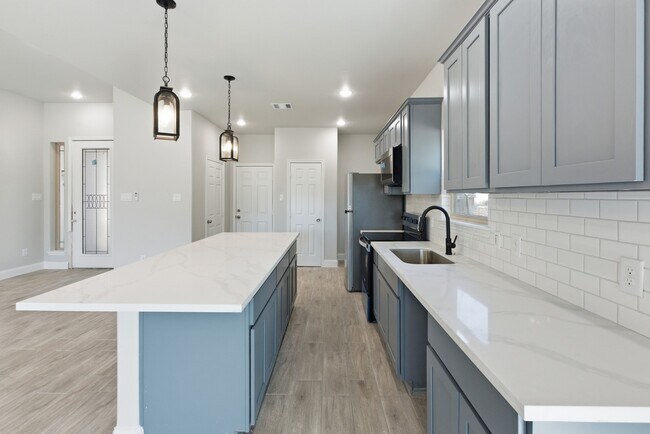 Photo - 7310 Foxwaithe Ln