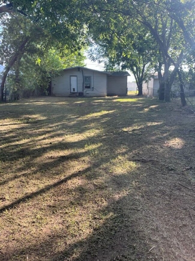 Photo - 3 bed 1 bath ready now