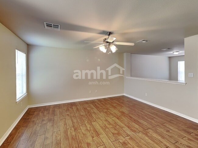 Photo - 212 Hereford St