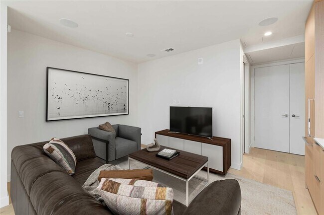 Photo - 44 East Ave Unit 2506