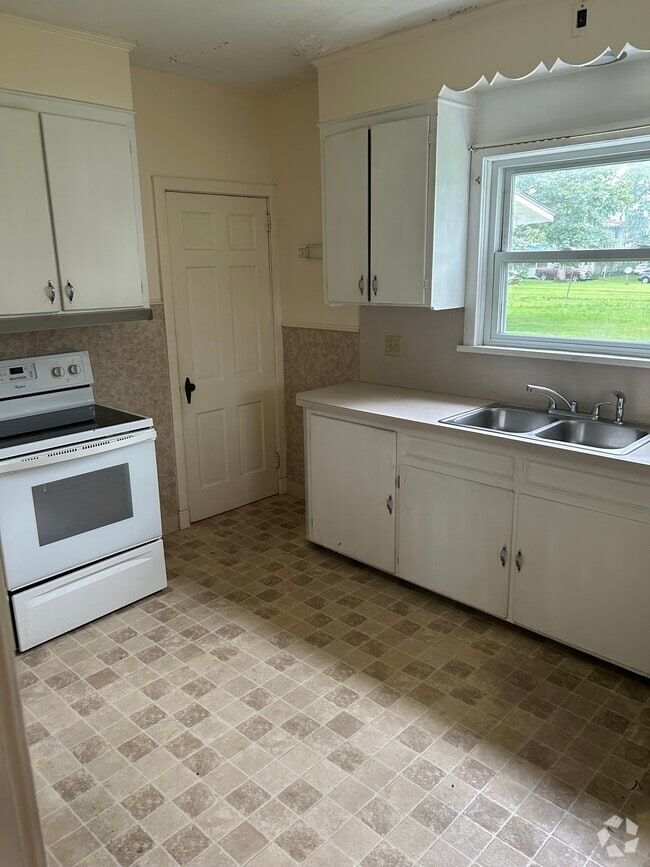 Building Photo - 310 Broad St Unit 312 Rental