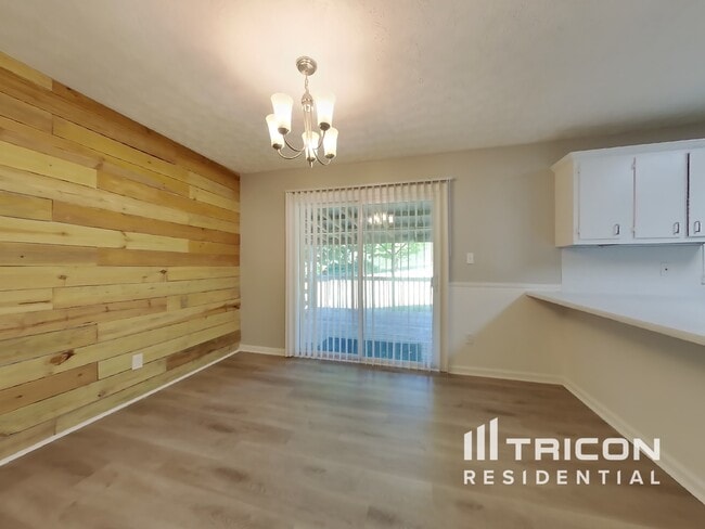 Photo - 7179 Carolyn Cir