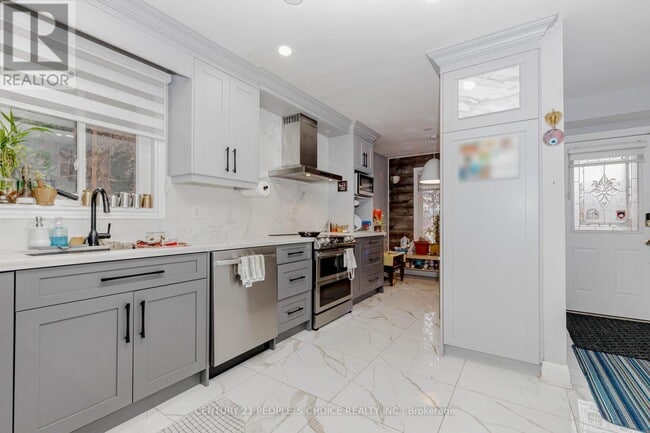 Photo - 32 Elderwood Pl