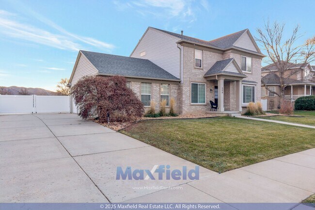 Photo - Beautiful 6BD, 3.5BTH, 3GAR Home in Cranberry Hills