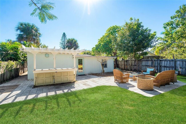 Photo - 321 Forsyth St