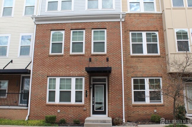 Building Photo - 6 Bond St