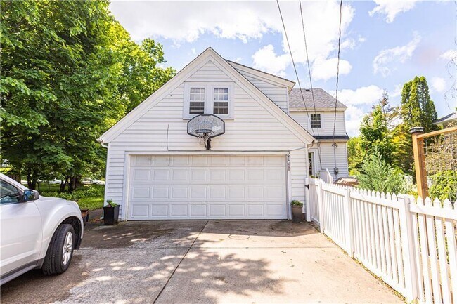 1/2 Off First Month's Rent for Stunning 4-Bedroom Home with Attached Garage and Fenced Yard