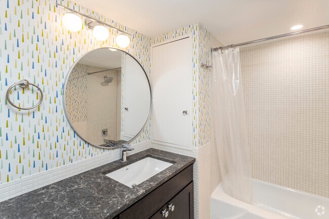 3BR, 3BA - Aaron