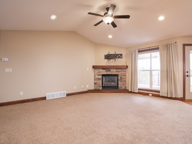 Photo - 1741 Golf Dr