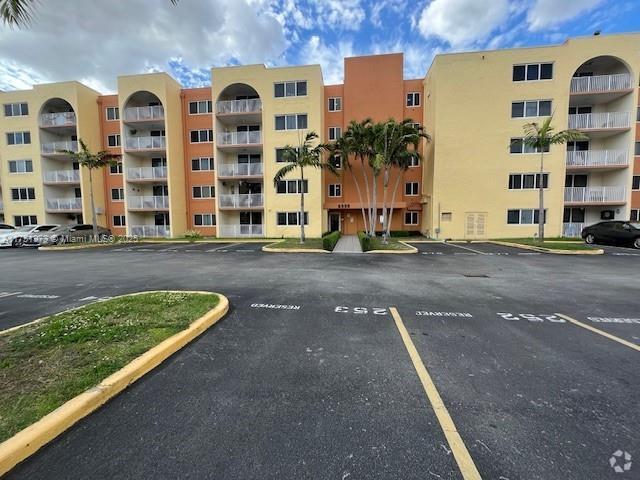 Building Photo - 6990 NW 186th St Unit 4-107 Rental