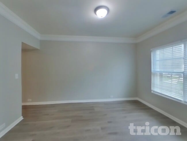 Photo - 821 Monroe Ct