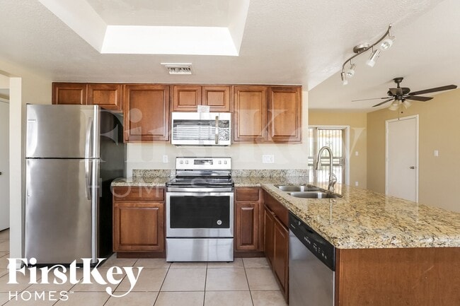 Photo - 1633 W Charleston Ave